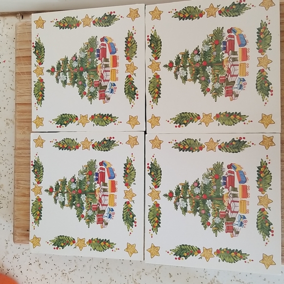 Set of 4 Christmas Tree Wood Coasters - Picture 1 of 3